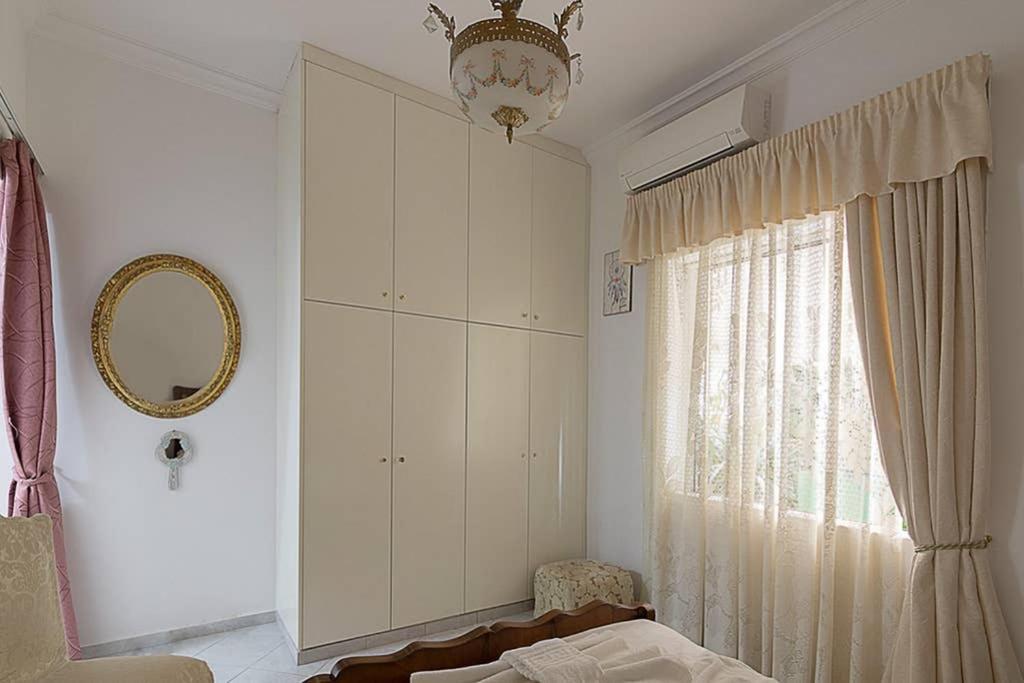 Vintage Style Apartment With Beautiful Backyard Ateny Zewnętrze zdjęcie