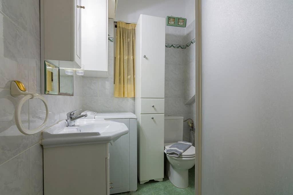 Vintage Style Apartment With Beautiful Backyard Ateny Zewnętrze zdjęcie