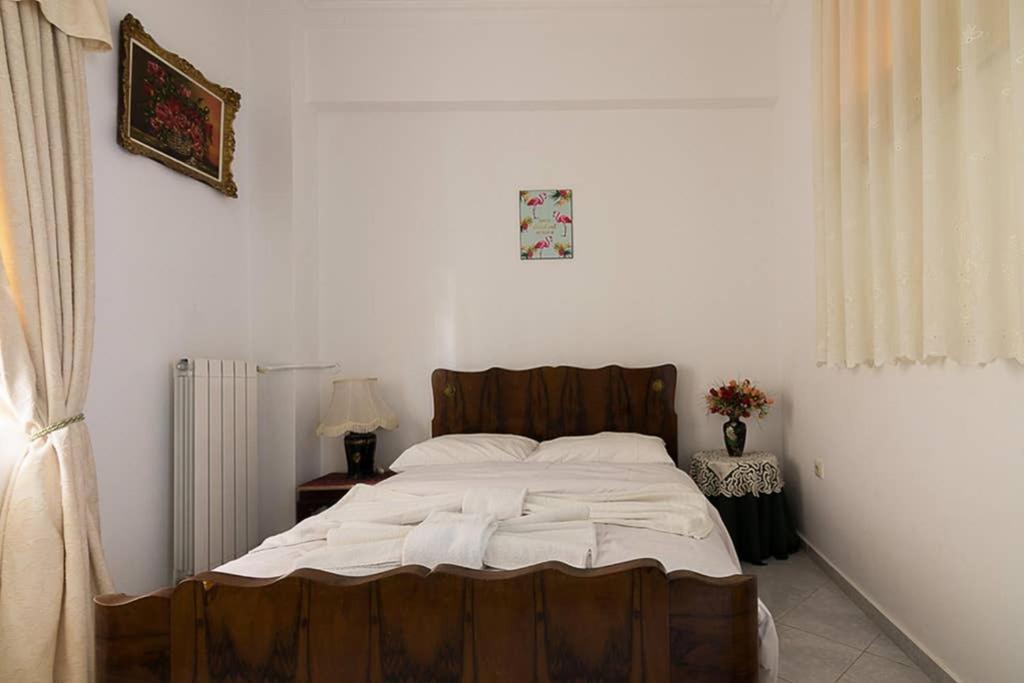 Vintage Style Apartment With Beautiful Backyard Ateny Zewnętrze zdjęcie