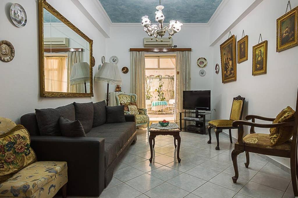 Vintage Style Apartment With Beautiful Backyard Ateny Zewnętrze zdjęcie