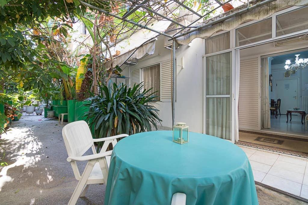 Vintage Style Apartment With Beautiful Backyard Ateny Zewnętrze zdjęcie